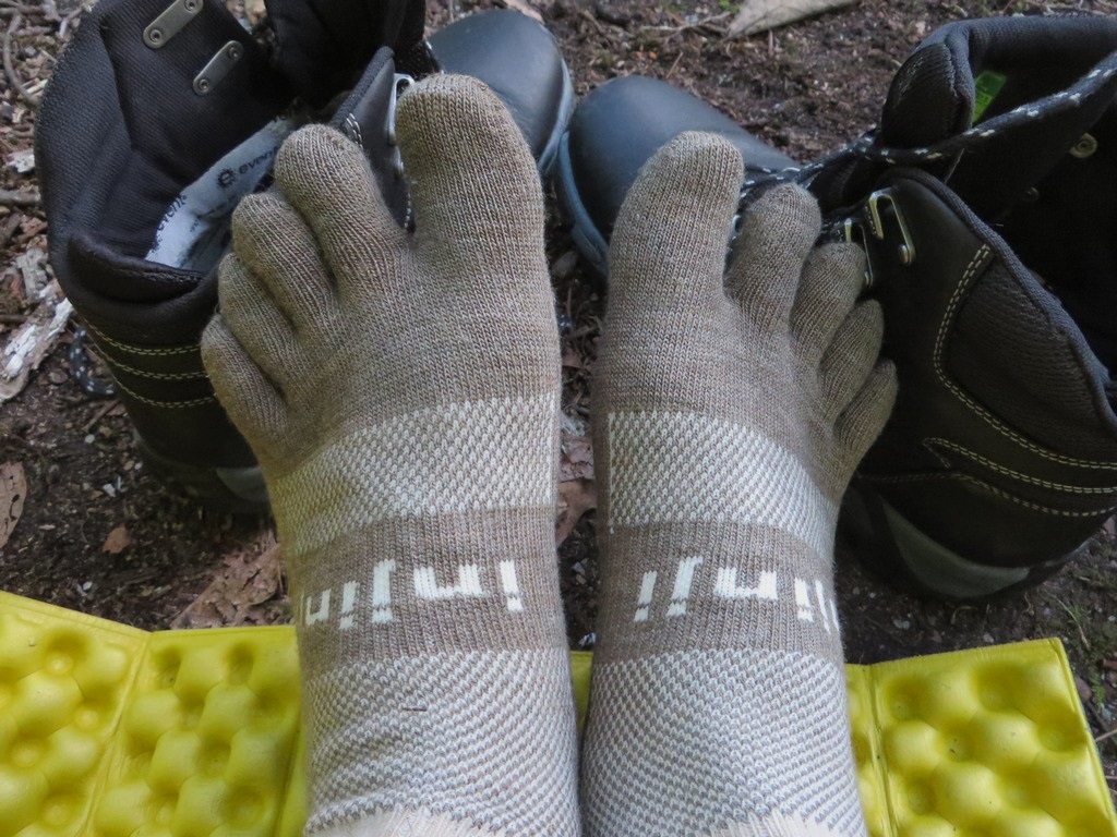 injinji-socks-2.jpg